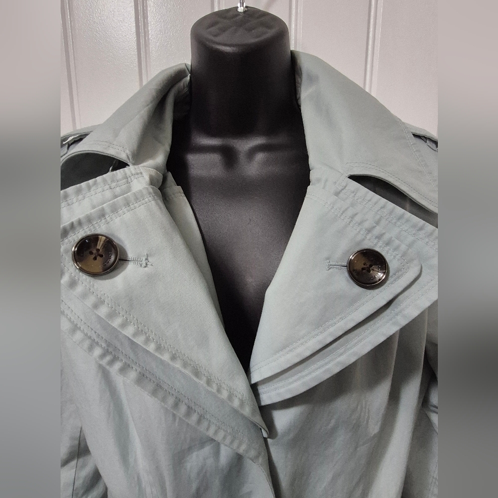 Womens London Fog Trench Coat Size Medium - Picture 4 of 10